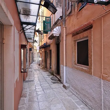 Folitsa Apartment *
